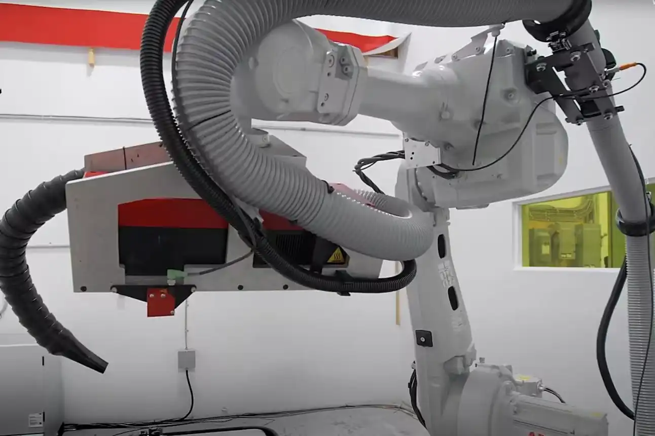 How to combine laser cleaning machine with industrial robots