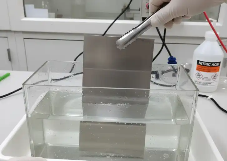 Passivation of stainless steel